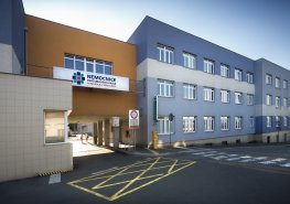 Stavba v Pardubické nemocnici rozšíří zábor a uzavře hlavní vjezdovou bránu