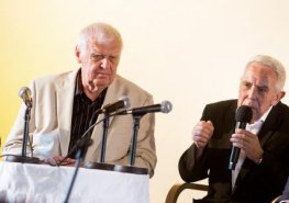 Lékaři na pardubickém zámku diskutovali se známým chirurgem Pavlem Pafkem