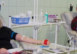Manželé Valtrovi poprvé společně darovali krev. Chceme inspirovat i další páry, říkají