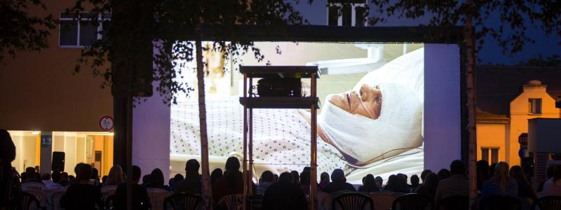 Detailní program 8. ročníku Dne Pardubické nemocnice s večerní filmovou projekcí