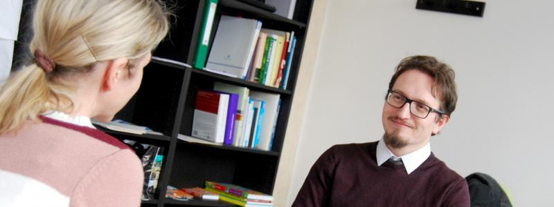 Naši pomoc je vhodné vyhledat včas, radí klinický psycholog Bažant