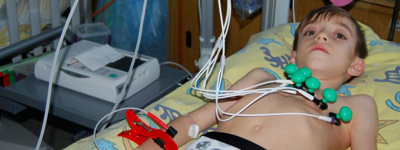 Moderní přístroj zkvalitní a zrychlí EKG vyšetření dětských pacientů v Pardubické nemocnici